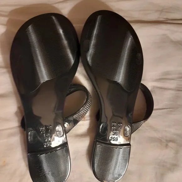 Slippers - Picture 2 of 2